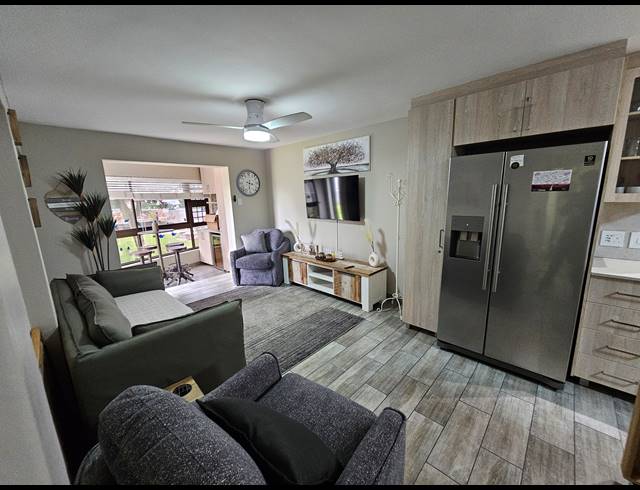 2 BEDROOM APARTMENT FOR SALE IN HARTENBOS CENTRAL